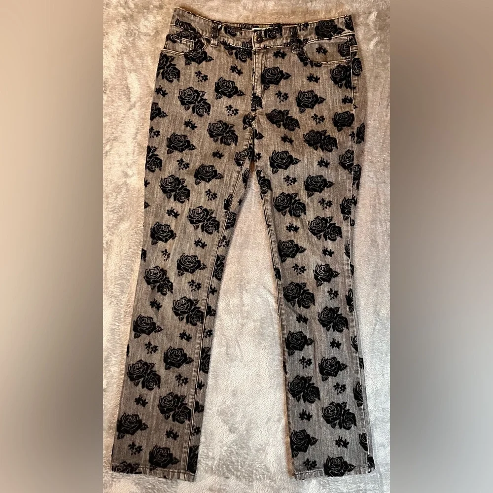 Chico's Platinum Denim Grey Jeans w/ Black Floral pattern (See chart in pics) - Picture 5 of 9
